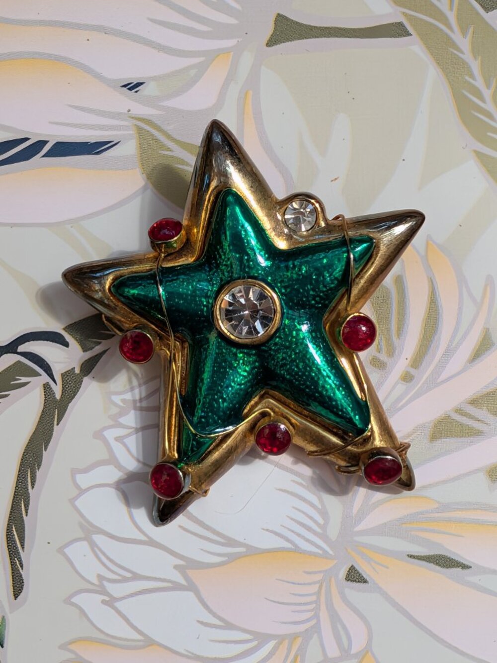 Vintage Christmas Star Brooch with "Christmas Light" Rhinestones